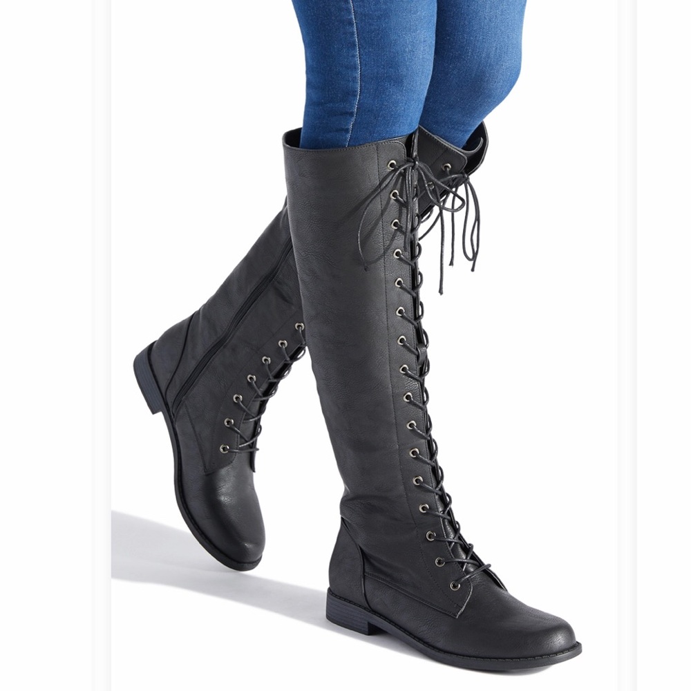 NIB! Shoe Dazzle Jelissa Flat Lace Up Boots, Black
